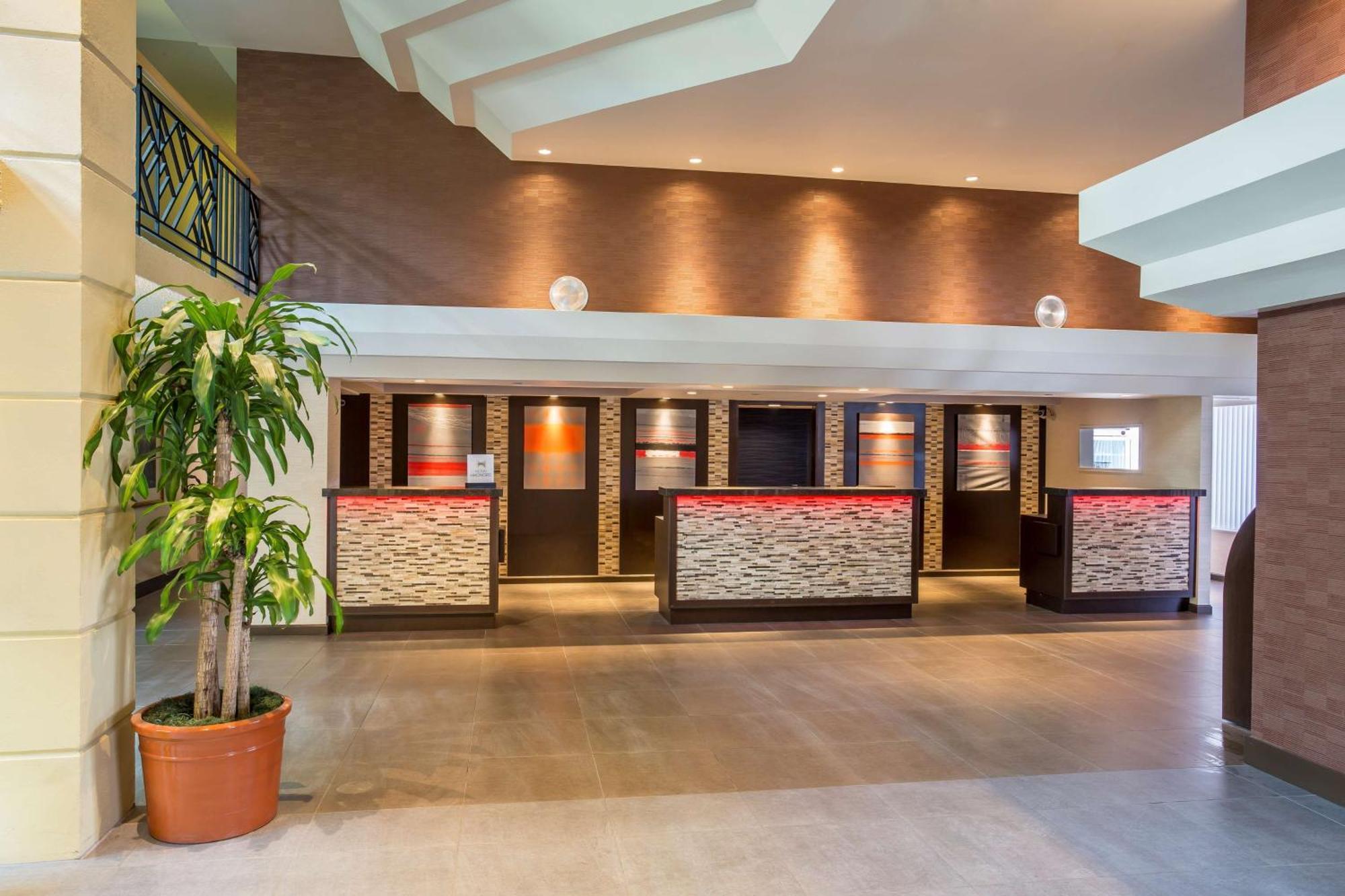 Embassy Suites By Hilton Piscataway Somerset Εξωτερικό φωτογραφία